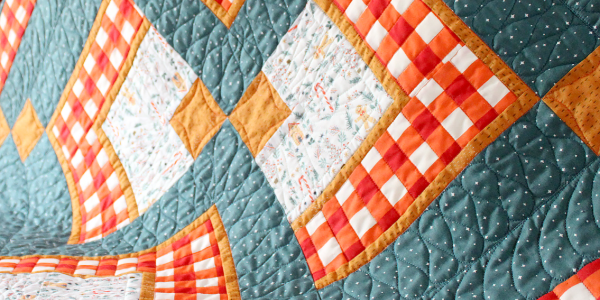 Custom Quilting on a Modern Log Cabin Blog