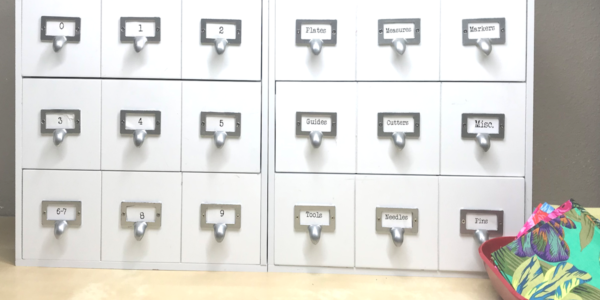 Desktop cubes for storing BERNINA feet