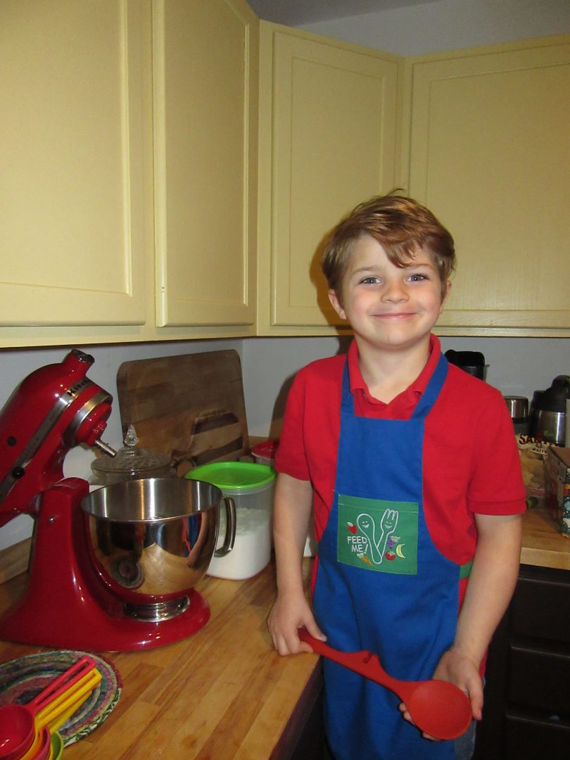 Easy Kid’s Apron Tutorial