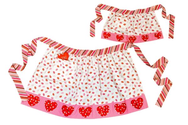 Sew Mommy & Me Valentine's Day Aprons
