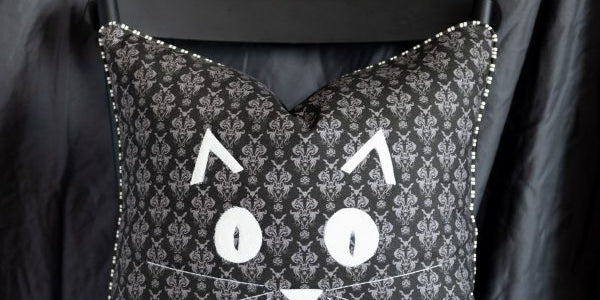 Cat Halloween Pillow Tutorial