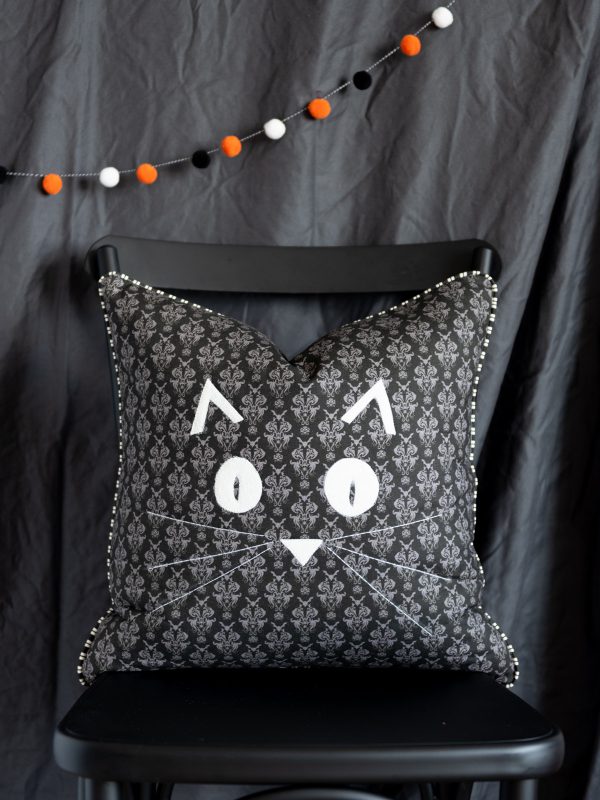 Cat Halloween Pillow Tutorial