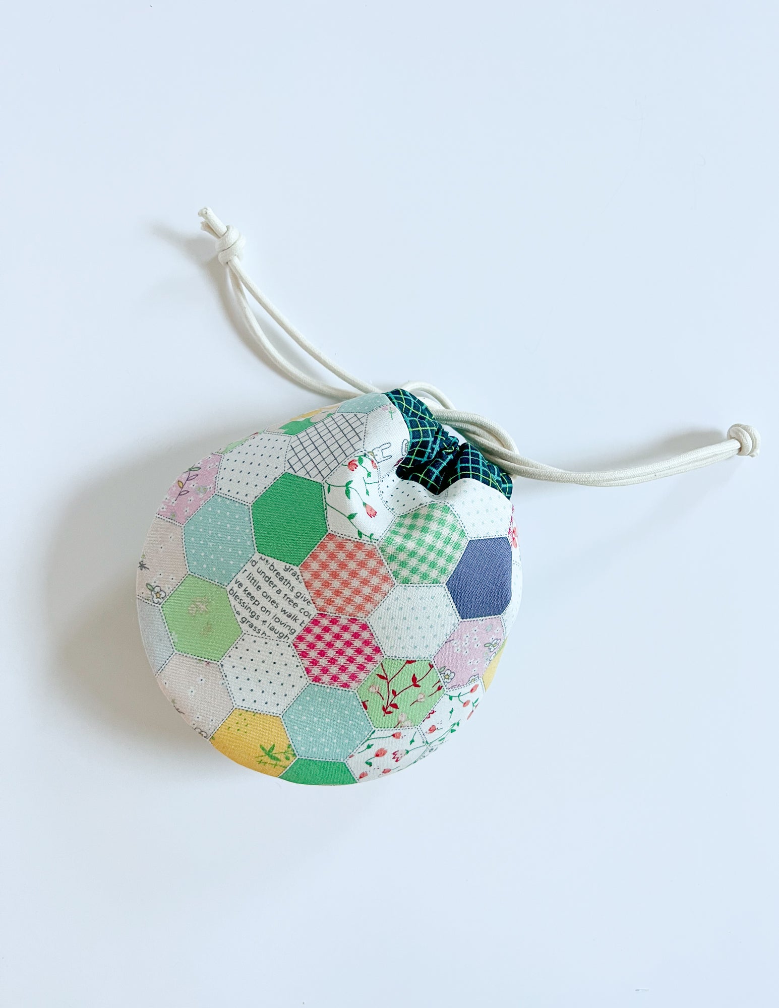 How to Sew a Round Drawstring Bag – Stitchin' Heaven