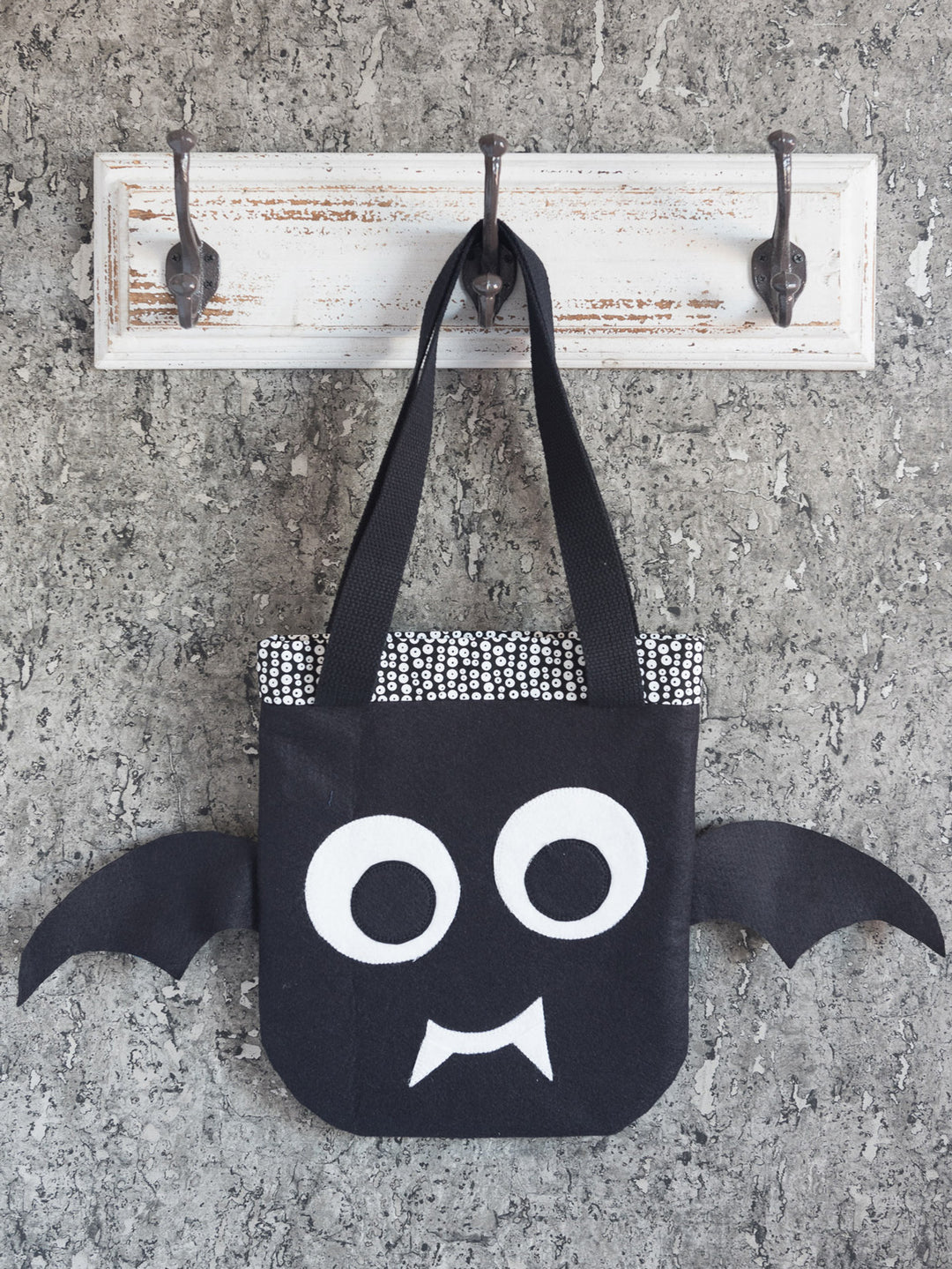 Bat Trick-or-Treat Bag Tutorial